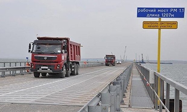 На строительстве Керченского моста погиб монтажник. Он сорвался с высоты