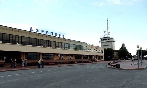 В аэропорту Тюмени совершил посадку самолет с отказавшим двигателем