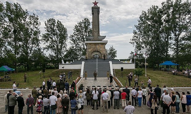 В Польше открыли восстановленный мемориал советским воинам-освободителям