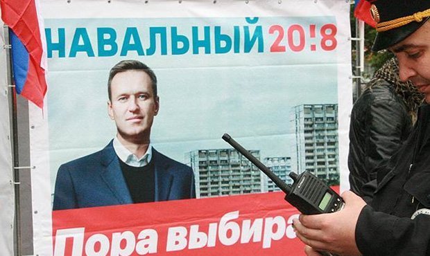 В Новосибирске полиция задерживает участников акции в поддержку Навального