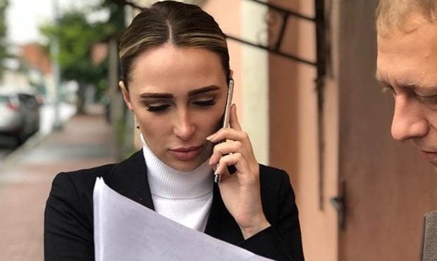Супруга Александра Шестуна сообщила об угрозах следователя лишить ее родительских прав