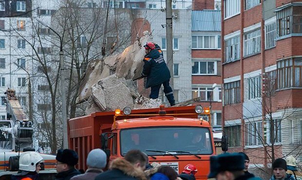 Мэрия Ярославля пообещала жильцам разрушенного взрывом подъезда новое жилье