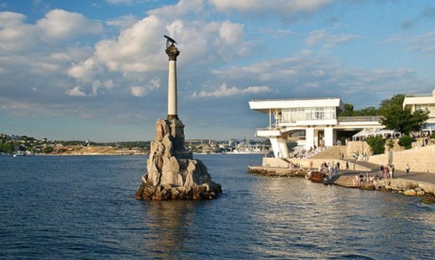 Премьеру Медведеву предложили перенести столицу из Москвы в Севастополь