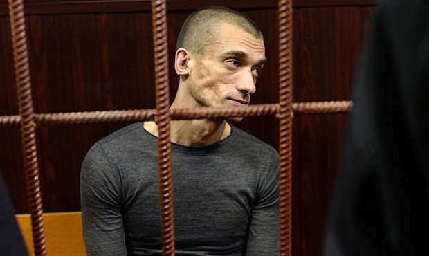 Поджог двери здания ФСБ Петром Павленским сочли уничтожением «объекта культурного наследия»