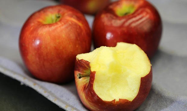 Американские ученые вывели сорт яблок, которые не портятся целый год