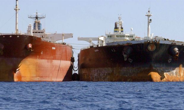 Корабли российского «теневого флота» отключают маячки и исчезают в международных водах при перевозках подсанкционной нефти