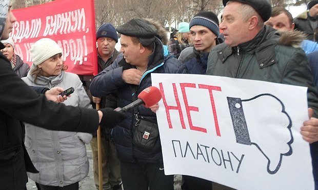 Дальнобойщики с 20 февраля начинают новую акцию протеста против «Платона»