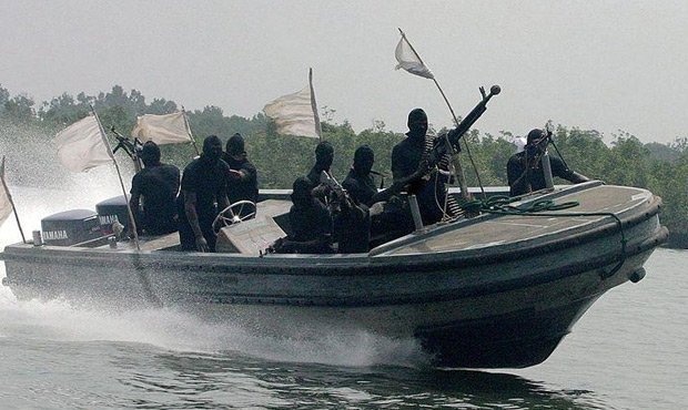 Нигерийские пираты захватили судно с российскими моряками