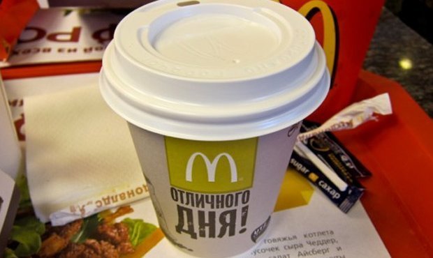 Москвич взыскал с ресторана «Макдоналдс» 320 тысяч рублей за пролитый кофе