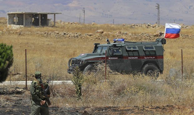 В сирийском Кобани бронеавтомобиль российских военных подорвался на мине