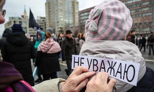 Госдума отложила рассмотрение закона о наказании чиновников за неуважение к народу