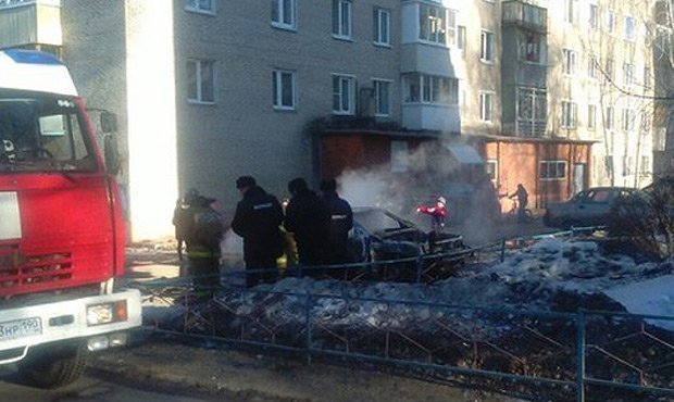 В Подмосковье неизвестные поджигают неправильно припаркованные машины