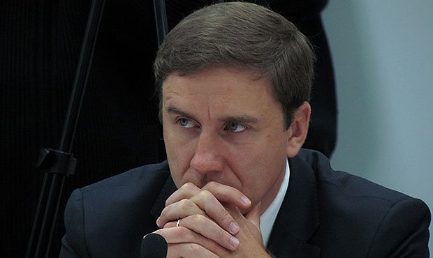 Следственные органы провели обыски у экс-министра транспорта Свердловской области