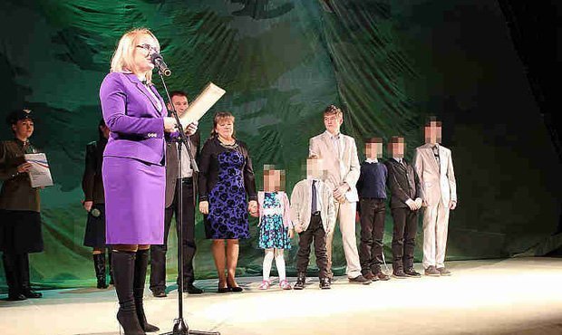 В Коми матери девятерых детей вручили термос за победу в конкурсе «Семья года»