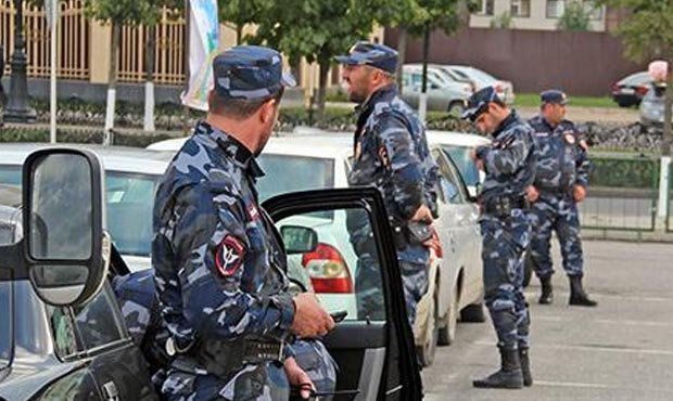 В Грозном силовики накануне празднования Дня города проводят рейды по домам