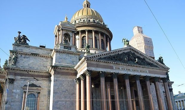 Противники передачи Исаакиевского собора церкви подали в суд на чиновников