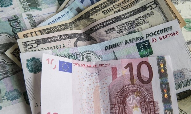 Центробанк установил официальный курс евро в размере 81 рубля