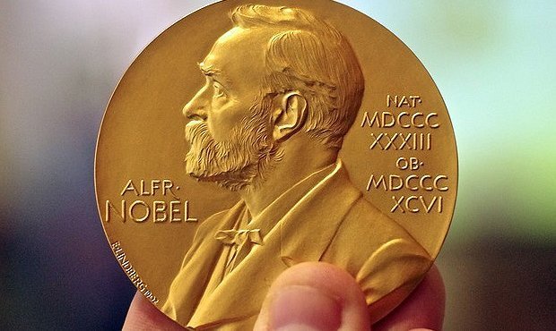 Нобелевскую премию по физике вручили за открытие нейтринных осцилляций