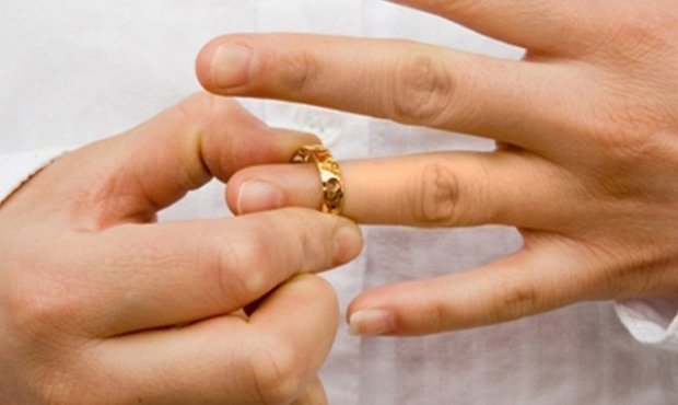 В четырех российских регионах запретили разводиться в День семьи, любви и верности
