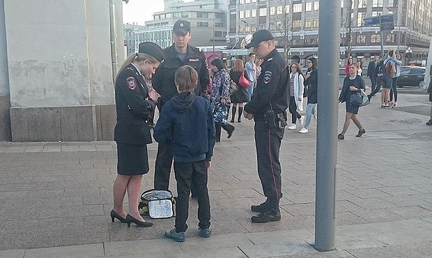 СКР проведет проверку по факту задержания несовершеннолетнего за чтение стихов на Арбате