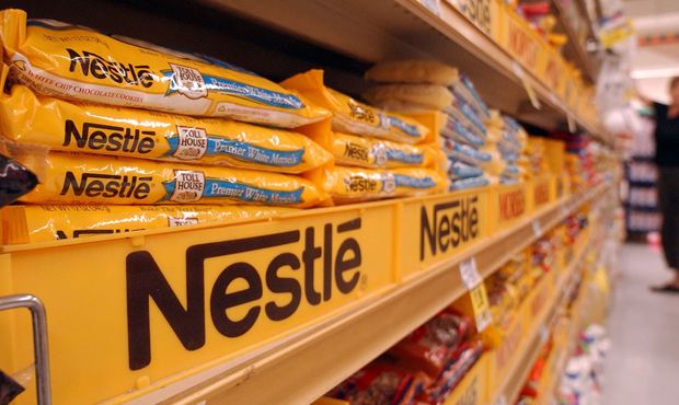 Корпорация Nestle призналась в производстве вредных для здоровья продуктов питания