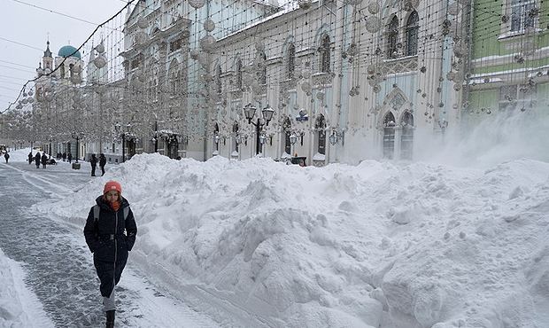 Власти Москвы пообещали убрать весь выпавший снег за четыре дня