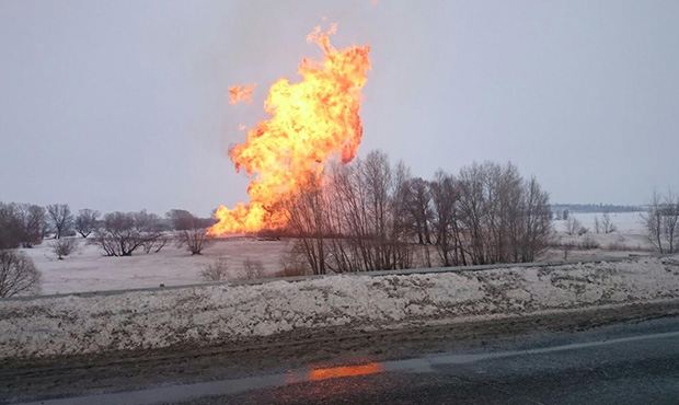 Под Оренбургом произошел взрыв на магистральном газопроводе