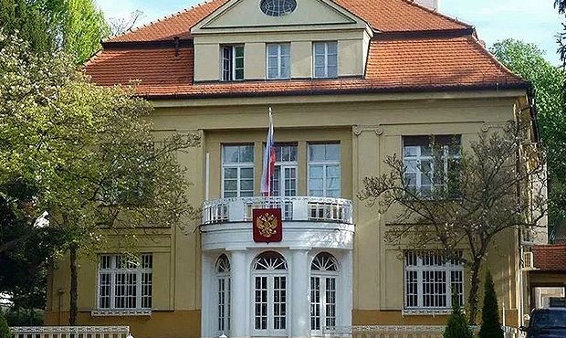 Власти Словакии объявили о высылке трех российских дипломатов