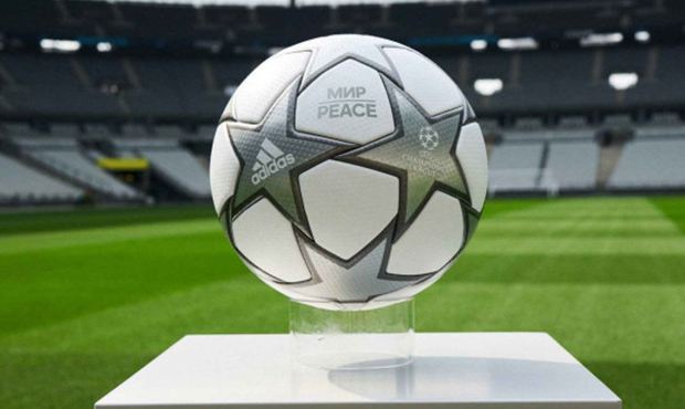 УЕФА представил мяч финала Лиги чемпионов с надписью «Мир» на русском языке