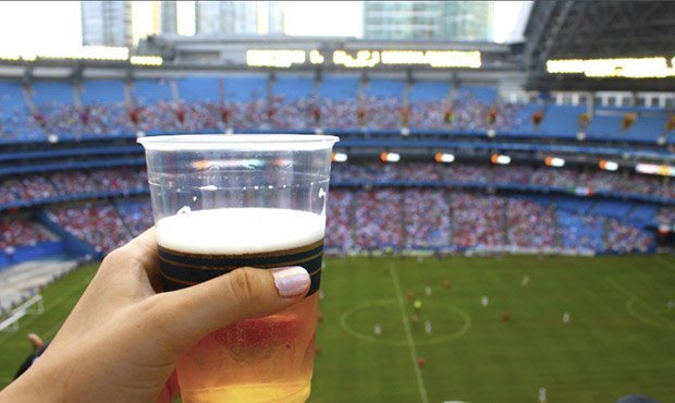 В Госдуму внесен законопроект, разрешающий продажу пива на стадионах