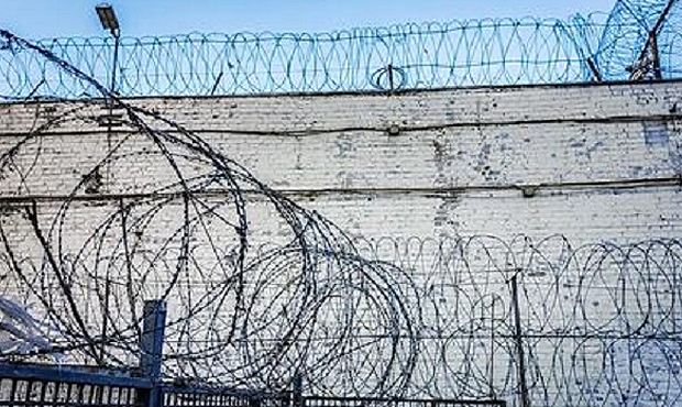 Более 400 заключенных саратовской колонии написали заявления в СКР об издевательствах