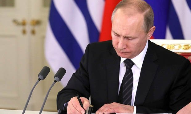Владимир Путин подписал скандальный законопроект о гражданах-инагентах