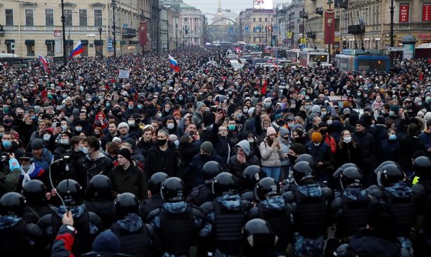 Бизнесмены, ученые, актеры и общественники потребовали от властей изменить закон о митингах