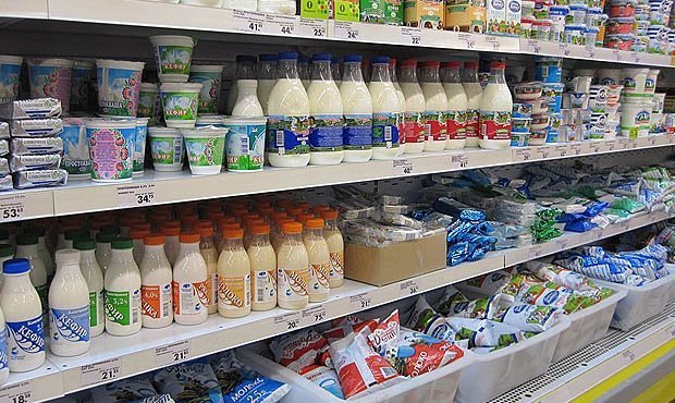 Российские магазины обязали отделить на прилавках настоящую молочку от фальсификата