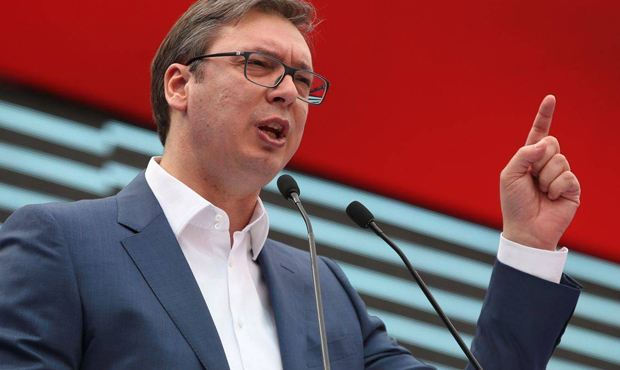 Президент Сербии решил привиться от коронавируса не российской, а китайской вакциной