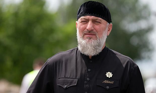 Чеченский депутат, угрожавший «отрезать головы» оппонентам Кадырова, стал Героем России