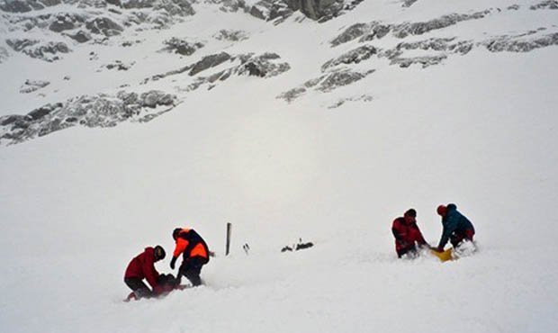 В Мурманской области в результате схода лавины погиб альпинист