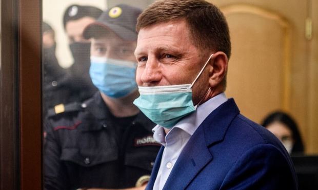 Экс-губернатор Сергей Фургал сообщил об отказе сотрудников СИЗО передавать ему письма от родных