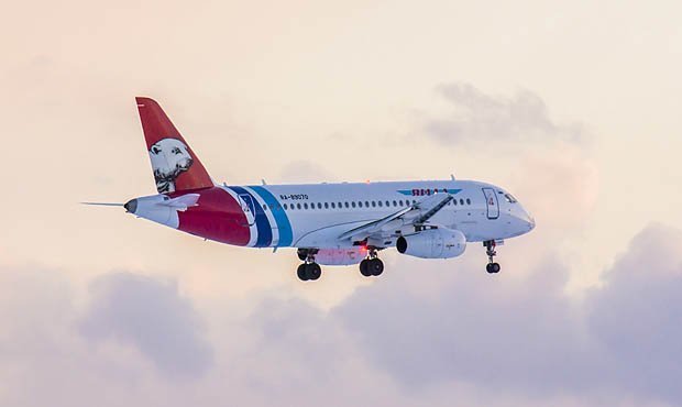 Авиакомпания «Ямал» сообщила о превышении нагрузки на шасси SSJ100 во время взлета и посадки