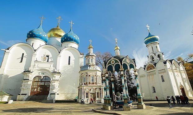 В Троице-Сергиевой лавре пьяный священник с ножом напал на монаха из-за денег