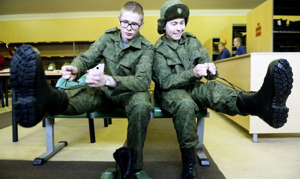 Депутаты предложили отменить возрастной предел для первого контракта на военной службе