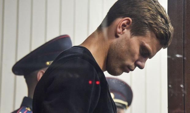 Суд признал футболистов Мамаева и Кокорина виновными в хулиганстве и нанесении вреда здоровью