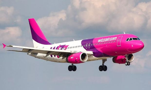 Самолет WizzAir не смог сесть в Москве из-за тумана и улетел в Киев