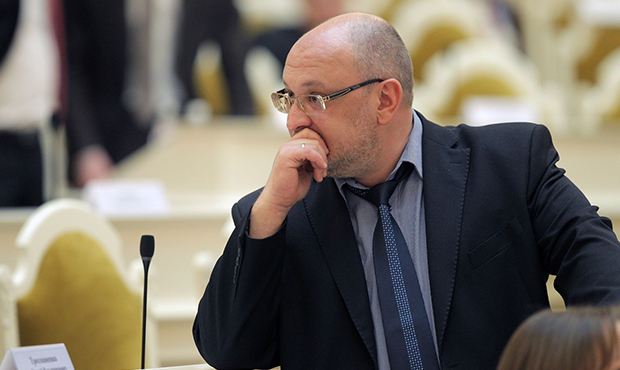 Депутат петербургского ЗакСа Максим Резник отказался от участия в выборах