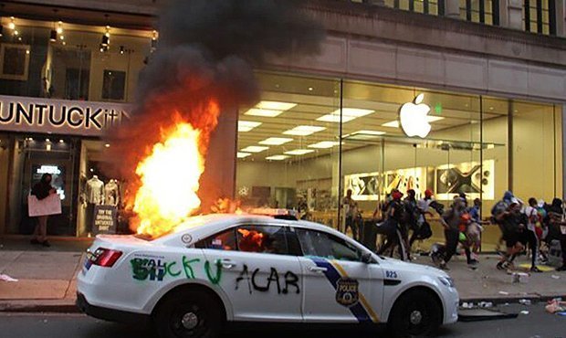Компания Apple удаленно заблокировала украденные во время погромов в США гаджеты