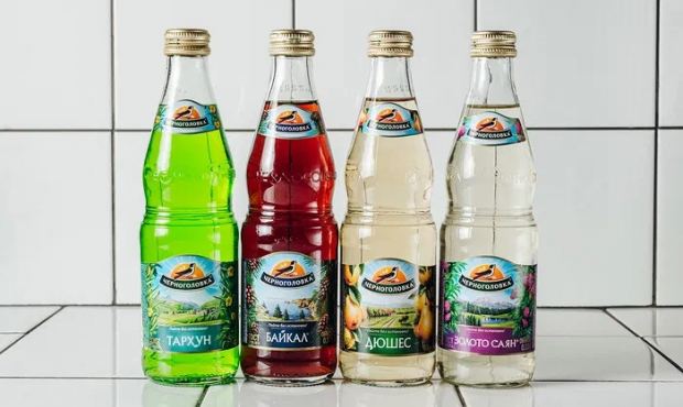 Авиакомпания «Россия» заменила Coca-Cola и Sprite «Байкалом» и «Тархуном»