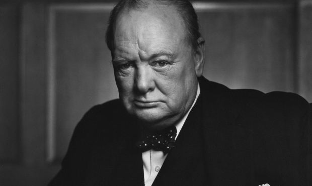 Самую известную фотографию Черчилля без сигары украли из отеля