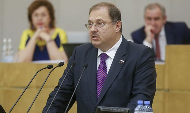 В Госдуме предложили направить зарплаты футболистов на развитие детского спорта