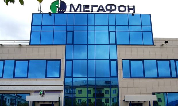 Непривитых от COVID-19 сотрудников «Мегафона» предупредили об отстранении от работы