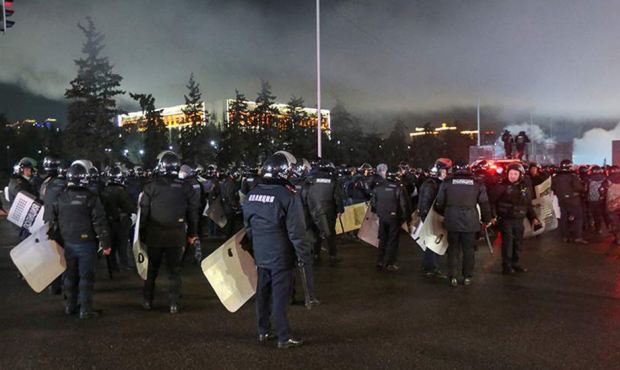 В Алма-Ате началась спецоперация по подавлению протестов